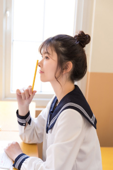 爱矢峰子